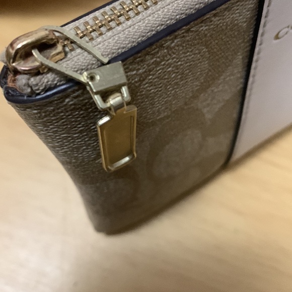Coach Wallet - Picture 6 of 6